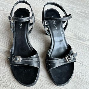Kenneth Cole REACTION strappy black sandals, size 8